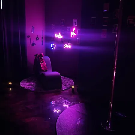 Mit Whirlpool, Sauna, Pole Dance Und Mehr * Essen