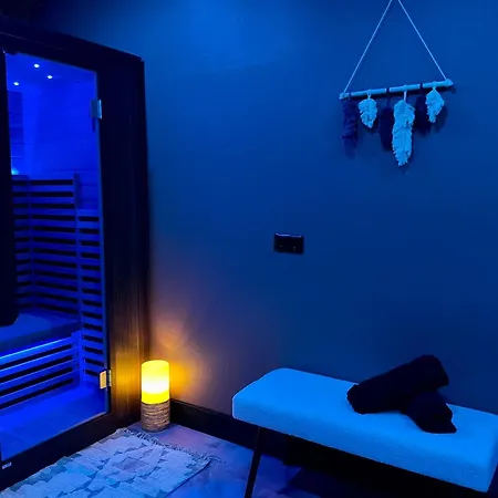 Apartmán Mit Whirlpool, Sauna, Pole Dance Und Mehr