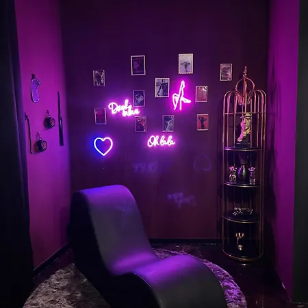 Mit Whirlpool, Sauna, Pole Dance Und Mehr * 에센