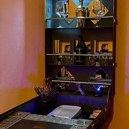 Apartmán Mit Whirlpool, Sauna, Pole Dance Und Mehr Essen