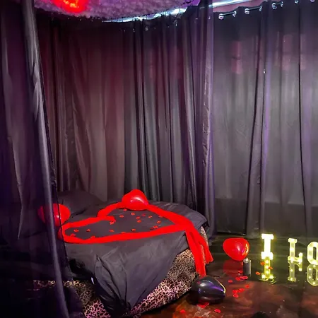 Mit Whirlpool, Sauna, Pole Dance Und Mehr Apartmán Essen