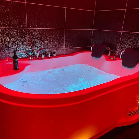 Mit Whirlpool, Sauna, Pole Dance Und Mehr Apartament