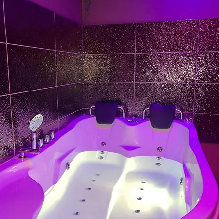 Mit Whirlpool, Sauna, Pole Dance Und Mehr Apartmán *