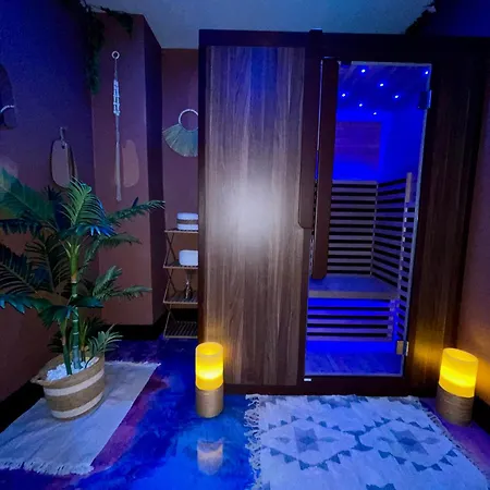 Mit Whirlpool, Sauna, Pole Dance Und Mehr Apartament