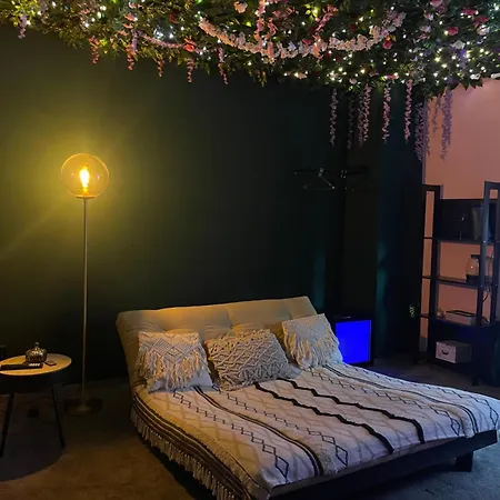 Mit Whirlpool, Sauna, Pole Dance Und Mehr *