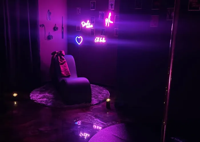 Mit Whirlpool, Sauna, Pole Dance Und Mehr * エッセン