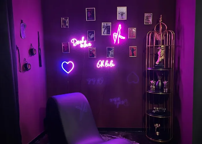 Mit Whirlpool, Sauna, Pole Dance Und Mehr * Essen